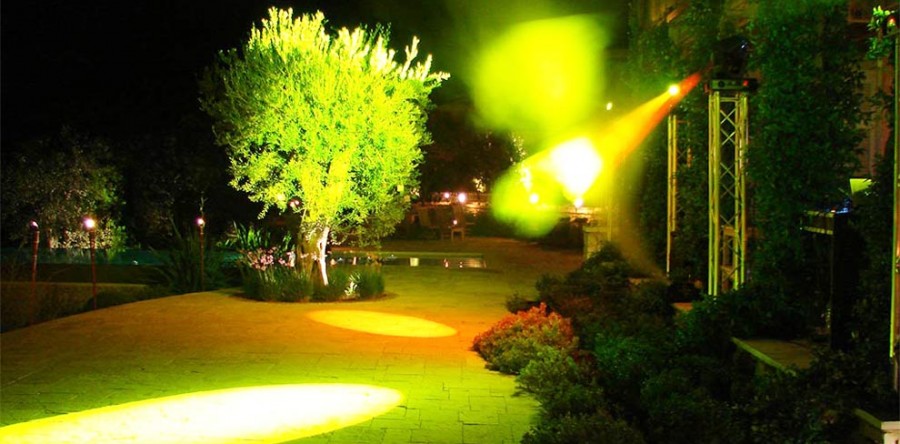 PROFESSIONAL LIGHTING EQUIPMENT